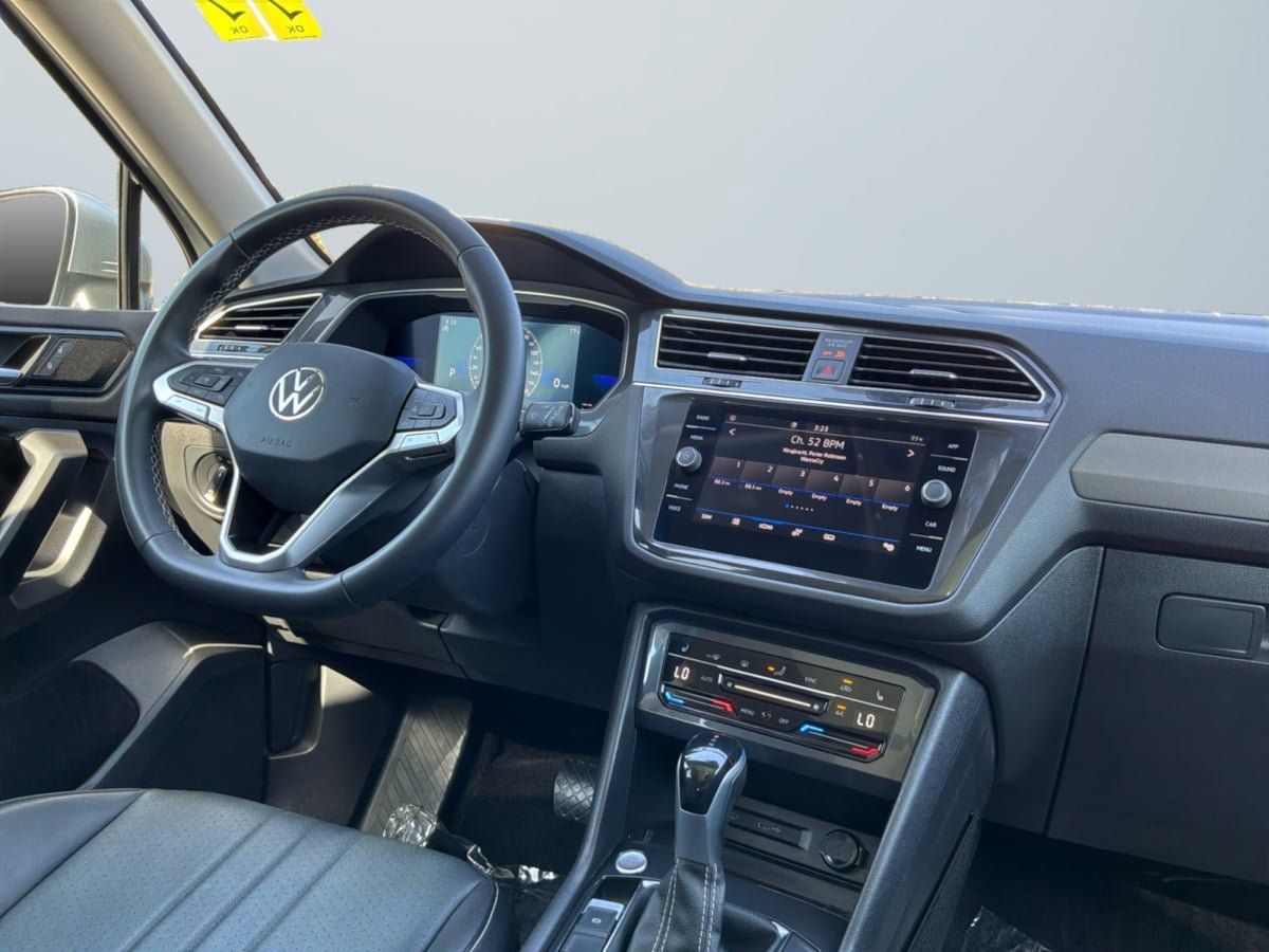 Used 2022 Volkswagen Tiguan SE FWD image 14
