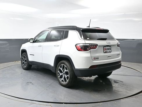 Used 2025 Jeep Compass Limited AWD/4WD image 10