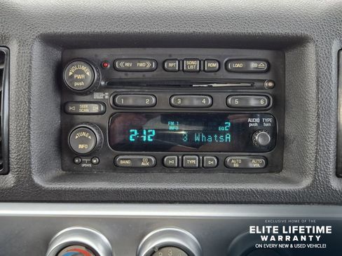 Used 2005 Chevrolet SSR w/ Preferred Equipment Group RWD image 15