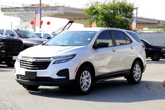 Used 2022 Chevrolet Equinox LS w/ LS Convenience Package AWD/4WD image 7