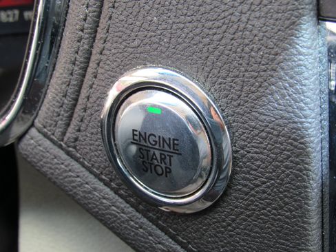 Used 2020 Lincoln Continental w/ Premium Package image 19