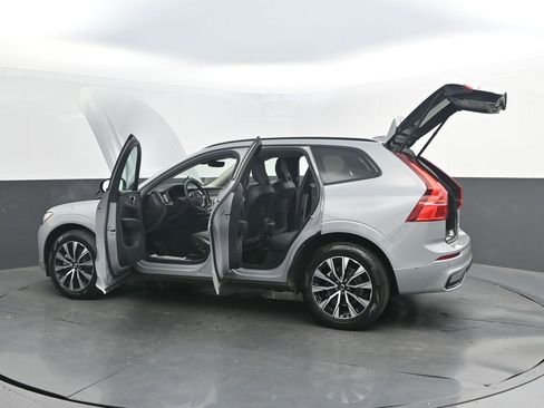 Used 2024 Volvo XC60 B5 Plus AWD/4WD image 40