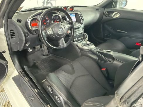 Used 2016 Nissan 370Z Sport Tech image 19