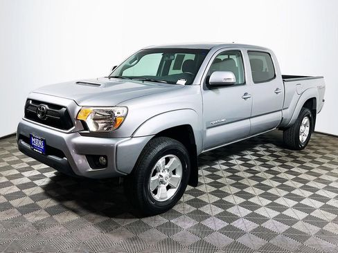 Used 2015 Toyota Tacoma 4x4 Double Cab w/ TRD Sport Package image 4