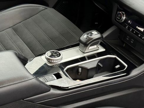 Used 2025 Mitsubishi Outlander SE image 9