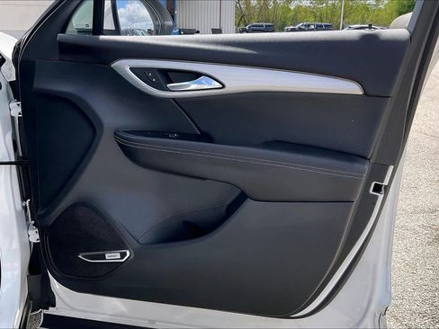 Used 2025 Buick Envision Avenir AWD/4WD image 23