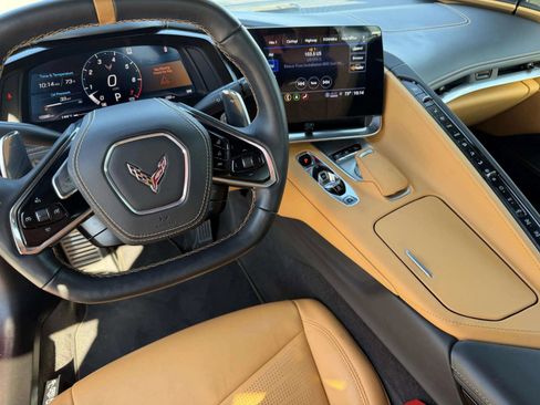 Used 2022 Chevrolet Corvette Stingray Premium Cpe w/ Z51 Performance Package RWD image 10