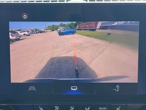 Used 2023 Chevrolet Colorado LT w/ LT Convenience Package II RWD image 9
