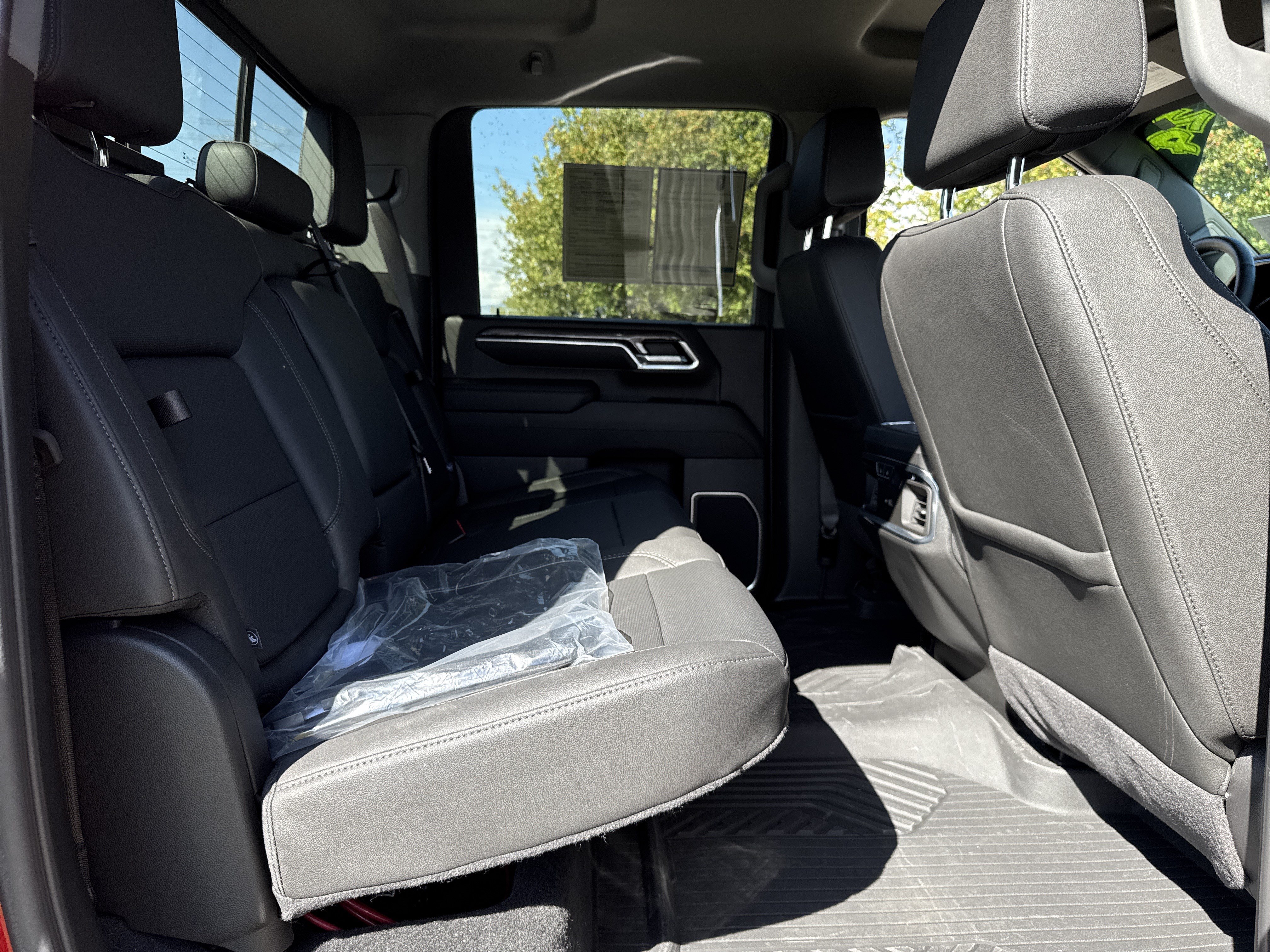 Used 2024 Chevrolet Silverado 2500 LTZ w/ LTZ Premium Package AWD/4WD image 23