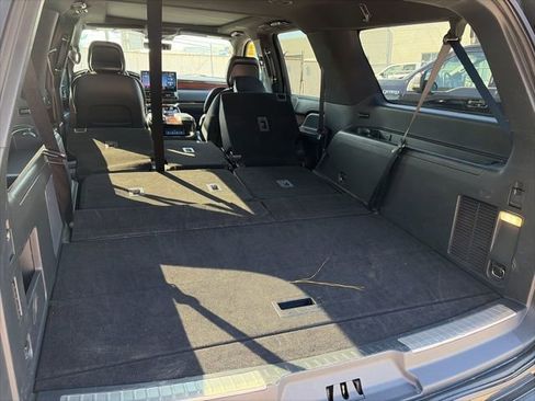 Used 2022 Lincoln Navigator L 2WD image 8