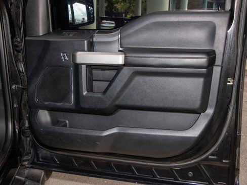 Used 2015 Ford F150 Lariat image 17