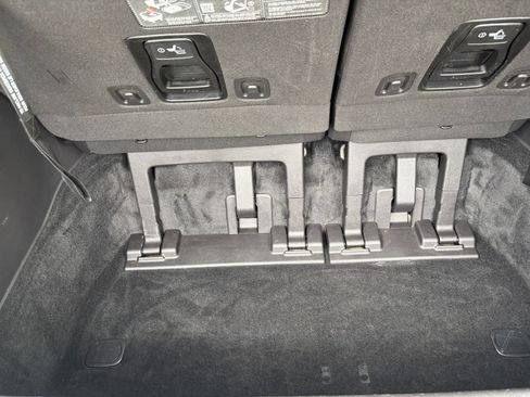 Used 2026 Kia Carnival FWD image 34