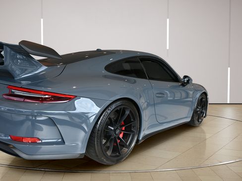 Used 2018 Porsche 911 GT3 w/ Sport Chrono Package RWD image 10