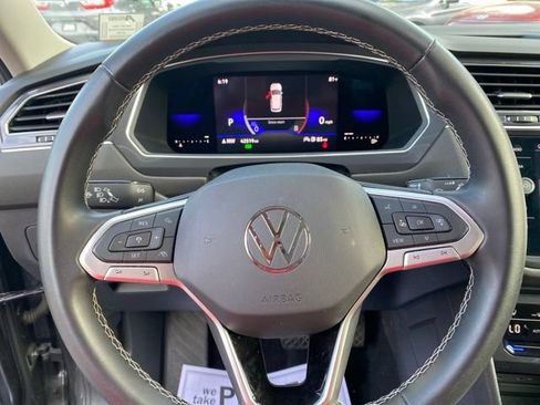 Used 2023 Volkswagen Tiguan SE w/ Panoramic Sunroof Package FWD image 11