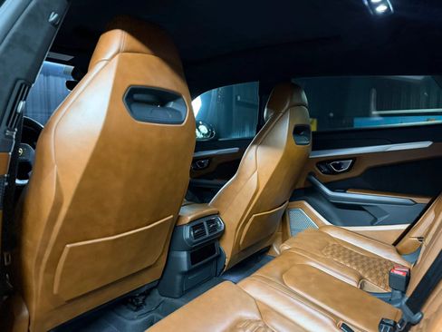 Used 2019 Lamborghini Urus AWD/4WD image 21