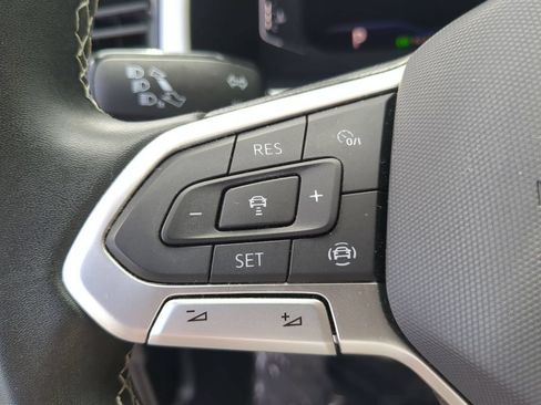 Used 2023 Volkswagen Atlas SE w/ Panoramic Sunroof Package FWD image 31