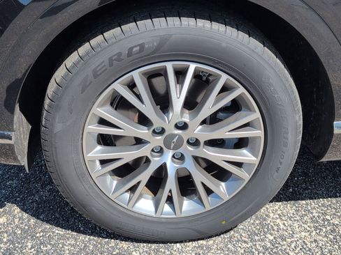 Used 2024 Genesis GV80 2.5T image 9