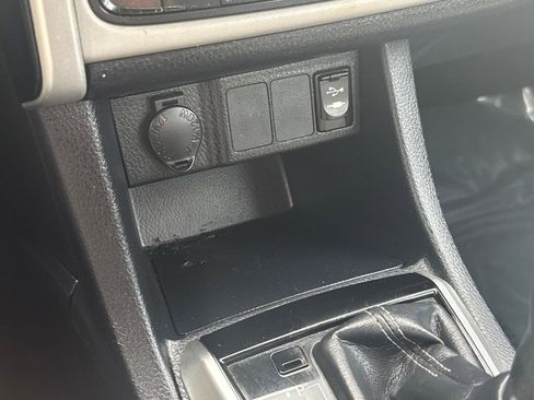 Used 2017 Toyota Corolla LE image 23