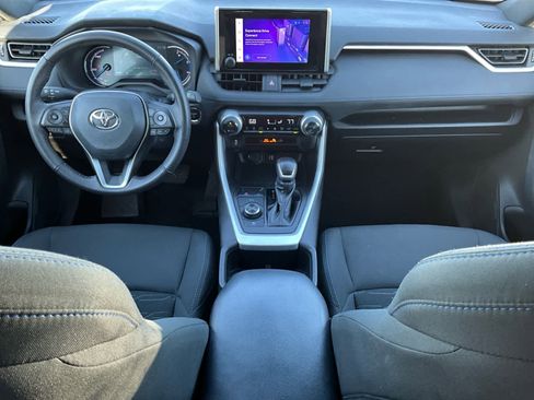 Used 2024 Toyota RAV4 SE image 15