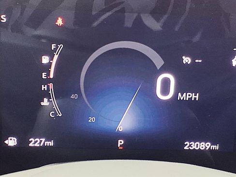 Used 2024 Buick Encore GX Avenir image 25