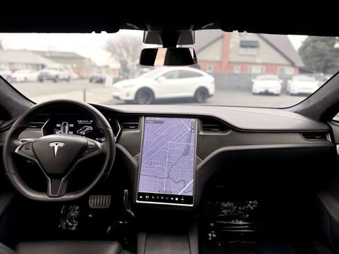 Used 2019 Tesla Model S Performance image 10