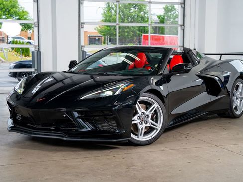 Used 2023 Chevrolet Corvette Stingray Premium Conv w/ Z51 Performance Package RWD image 2