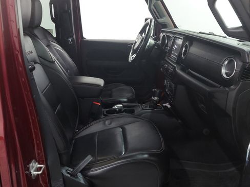 Used 2021 Jeep Wrangler Unlimited Sahara w/ Uconnect 4C Nav & Sound Group AWD/4WD image 18