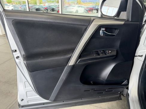 Used 2014 Toyota RAV4 XLE FWD image 18