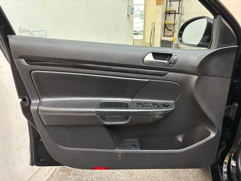 Used 2012 Volkswagen Jetta TDI FWD image 21