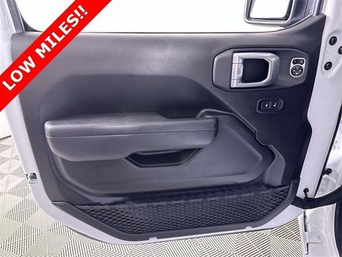 Used 2024 Jeep Wrangler Sport S image 23