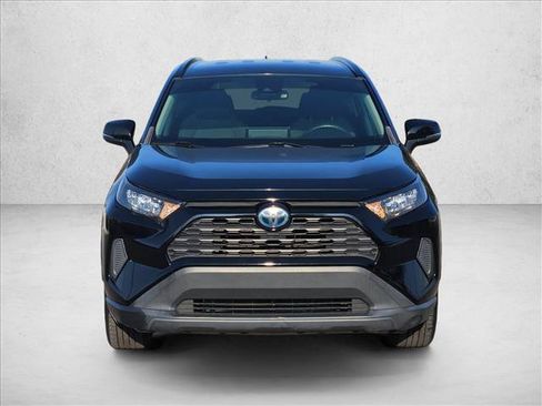Used 2022 Toyota RAV4 LE AWD/4WD image 2