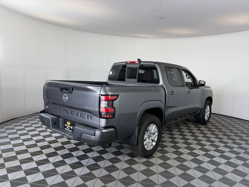 Used 2022 Nissan Frontier SV w/ Technology Package AWD/4WD image 10