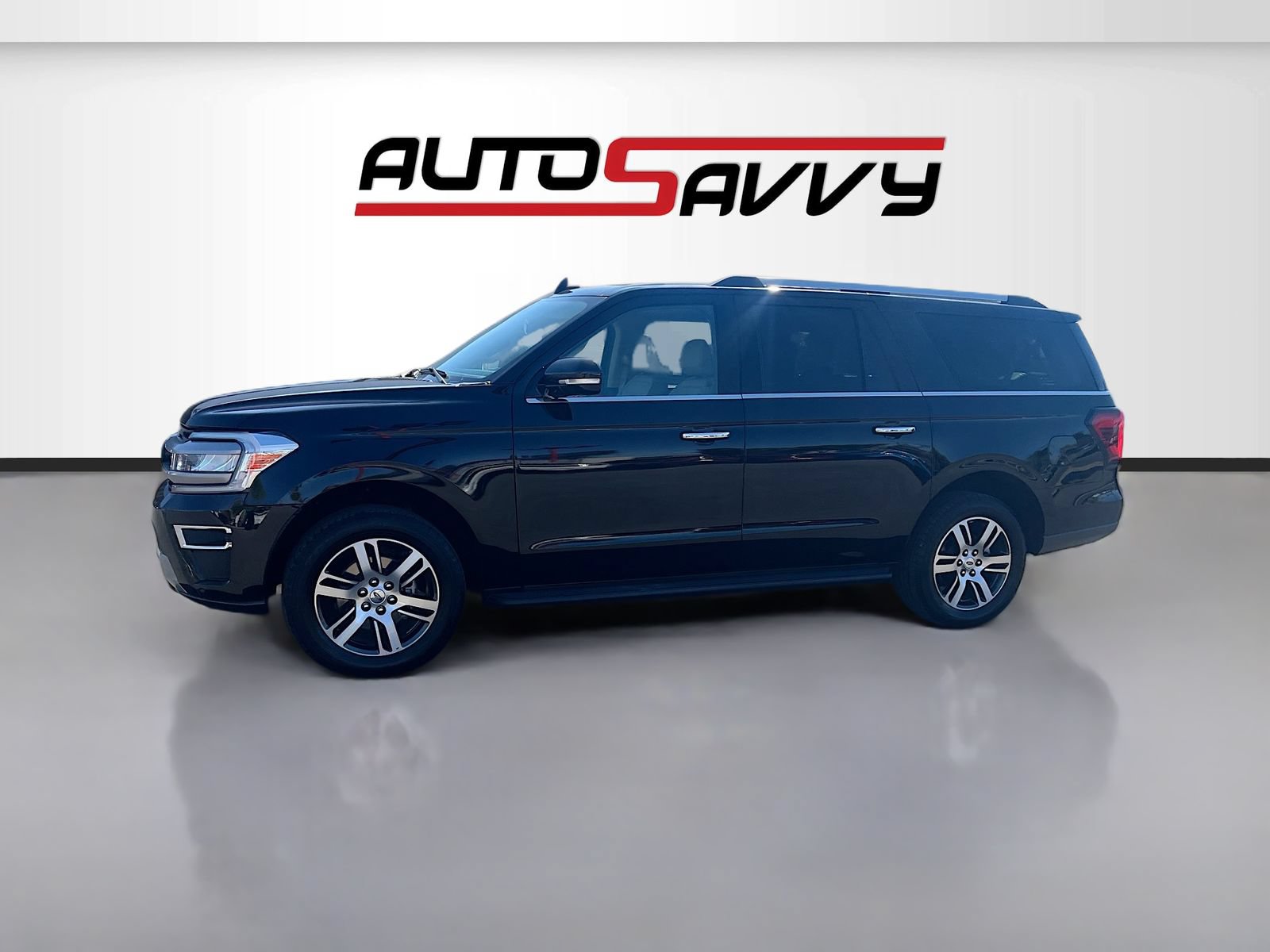 Used 2024 Ford Expedition Max Limited AWD/4WD image 3