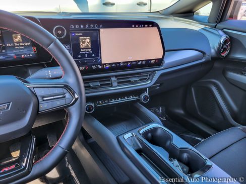 Used 2024 Chevrolet Equinox EV RS image 24