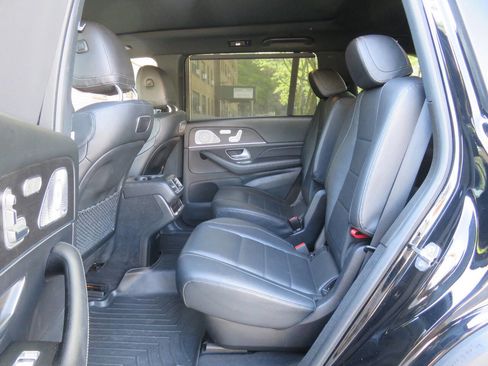 Used 2020 Mercedes-Benz GLS 450 4MATIC image 20