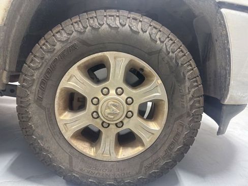 Used 2024 RAM 2500 Big Horn AWD/4WD image 4