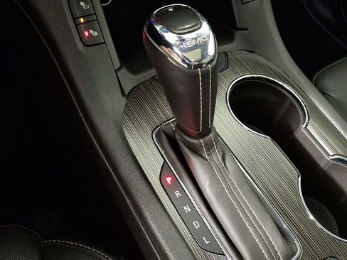 Used 2019 GMC Acadia SLT w/ LPO, Floor Liner Package AWD/4WD image 17