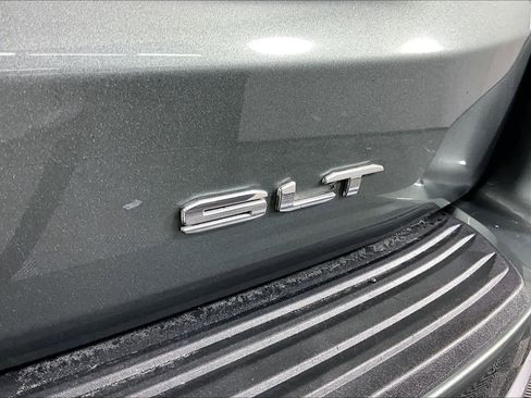 Used 2023 GMC Yukon SLT w/ SLT Luxury Package RWD image 9
