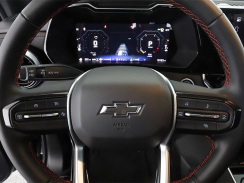 Used 2025 Chevrolet Colorado Z71 w/ Technology Package image 21