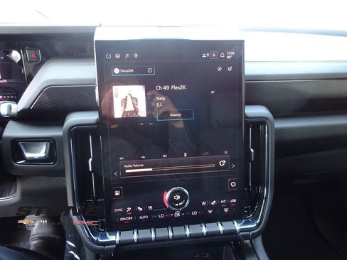New 2026 GMC Yukon XL AT4 w/ AT4 Premium Plus Package AWD/4WD image 28