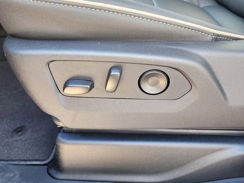 New 2026 GMC Yukon Elevation image 16