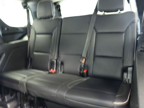 Used 2023 GMC Yukon SLT AWD/4WD image 33