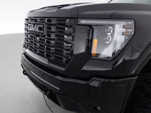 Used 2025 GMC Sierra 2500 Denali w/ Denali Reserve Package AWD/4WD image 15