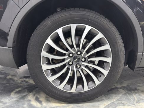 Used 2020 Lincoln Aviator Reserve w/ Equipment Group 201A image 31