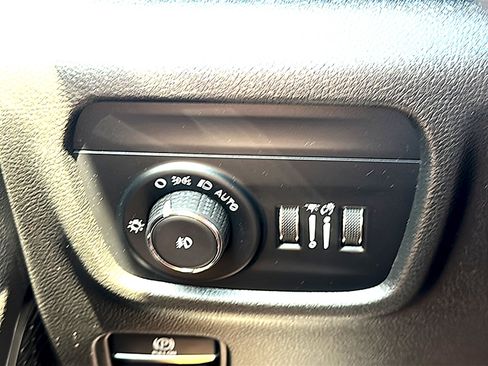 Used 2022 Jeep Grand Cherokee Trailhawk AWD/4WD image 36