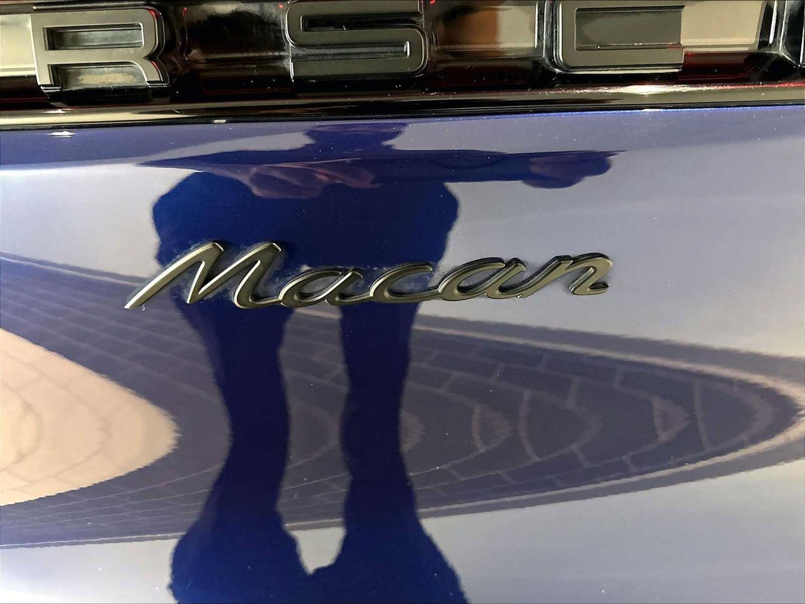 Used 2022 Porsche Macan AWD/4WD image 36