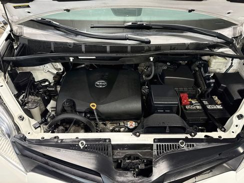 Used 2020 Toyota Sienna L FWD image 29