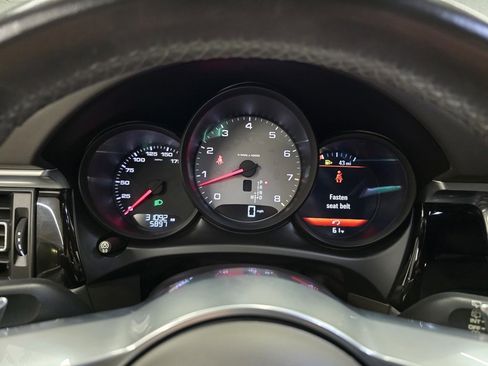 Used 2021 Porsche Macan S image 20