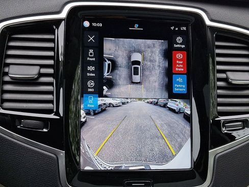 Certified 2024 Volvo XC90 T8 Plus AWD/4WD image 21