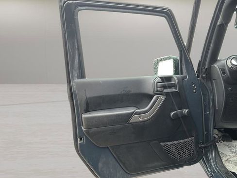 Used 2017 Jeep Wrangler Unlimited Sport image 17